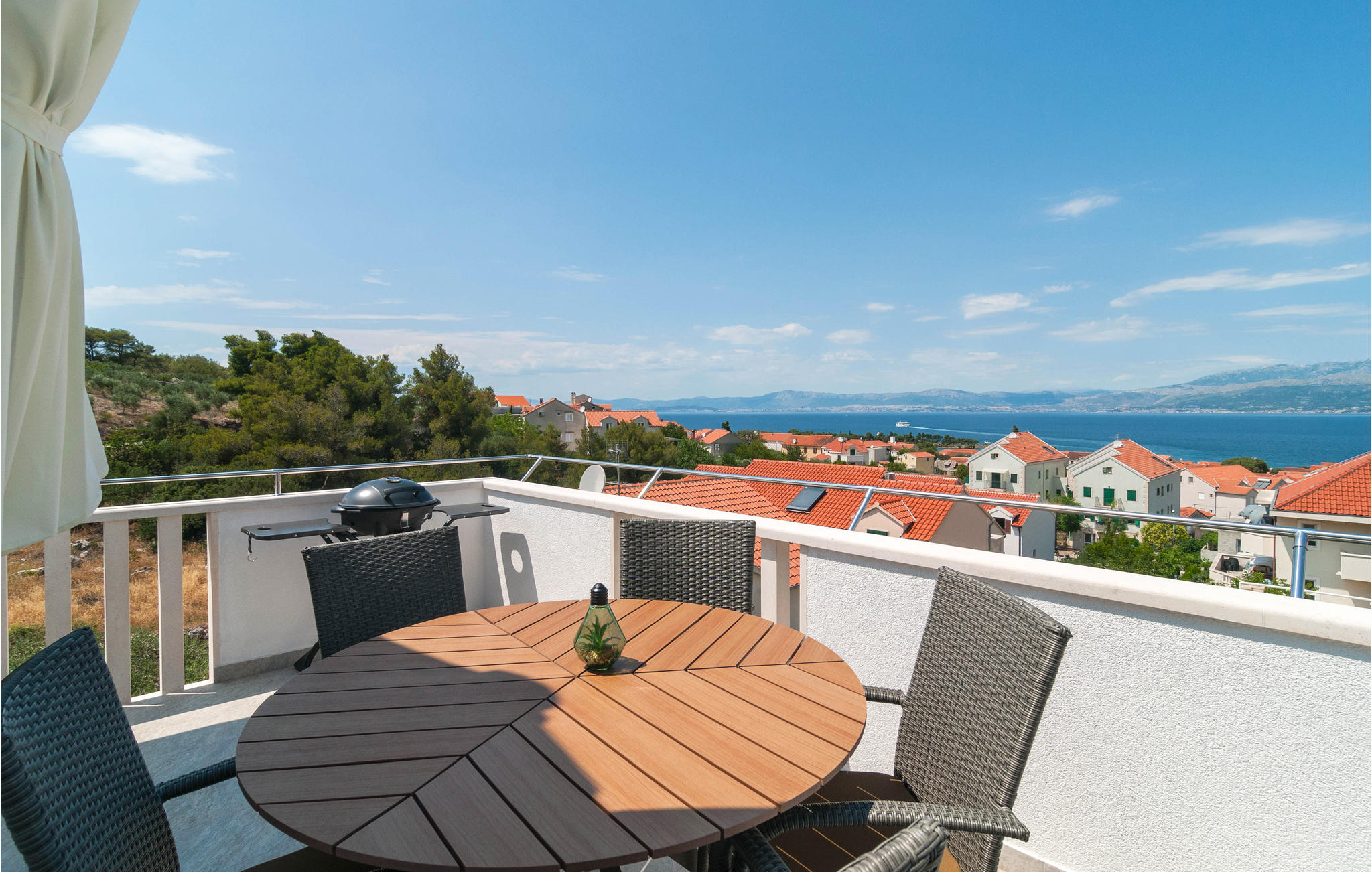 Stunning apartment in Supetar with Jacuzzi, WiFi and 3 Bedrooms