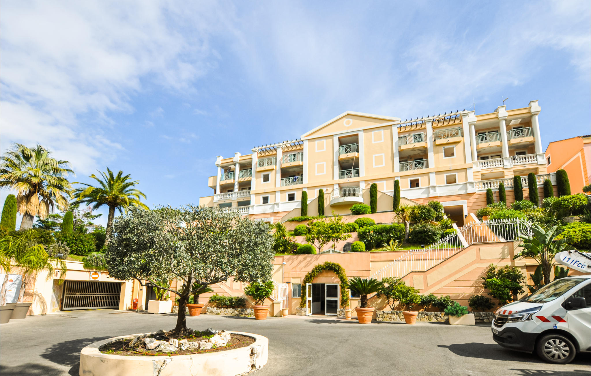 Awesome apartment in Cannes with Outdoor swimming pool and 2 Bedrooms