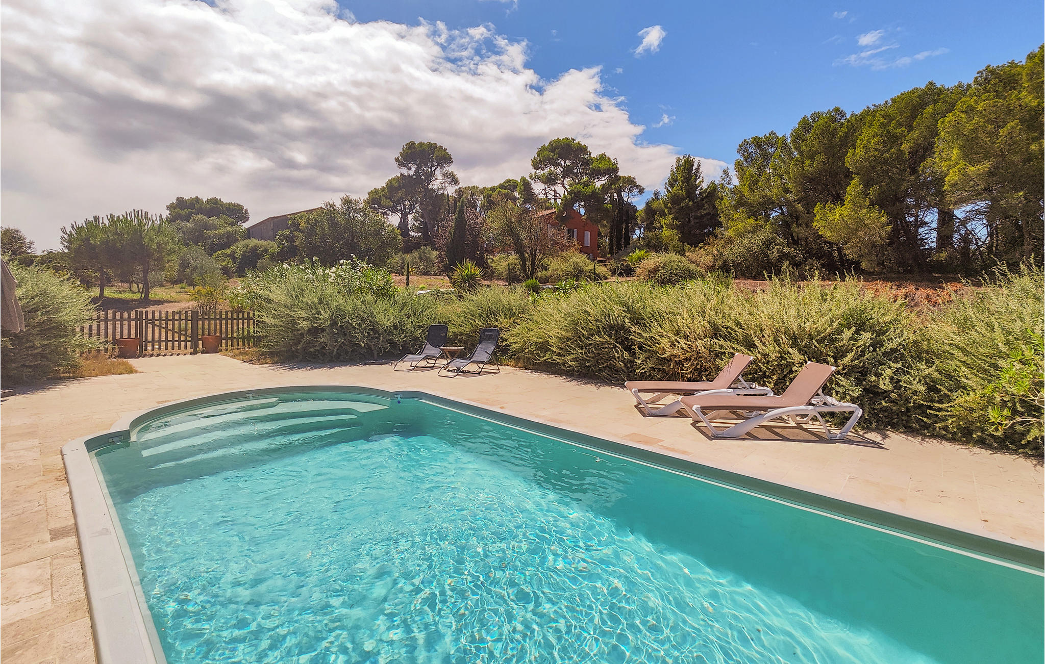 Amazing home in Ouveillan with Outdoor swimming pool and 5 Bedrooms