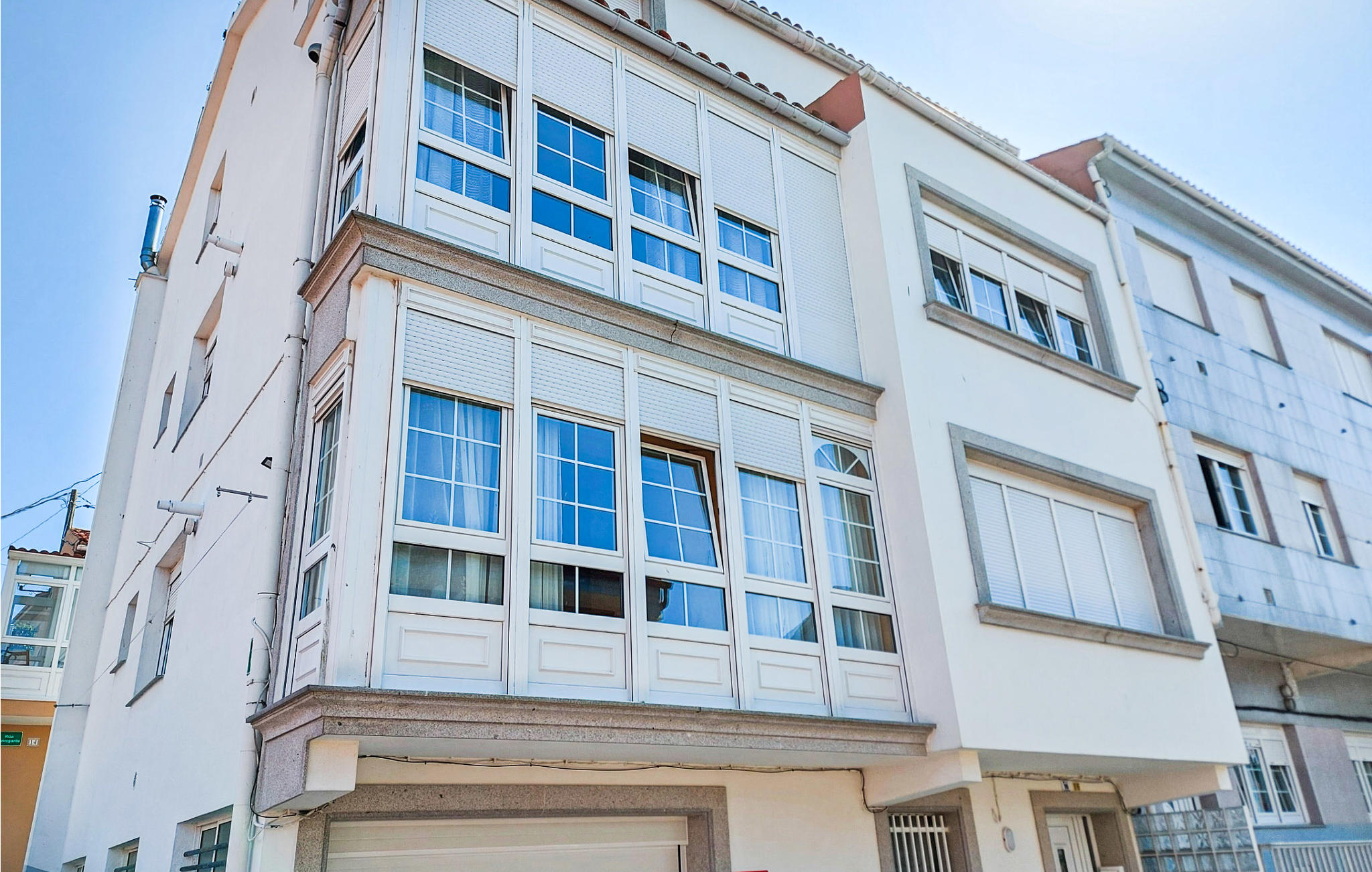 Amazing apartment in Fisterra with 4 Bedrooms and WiFi