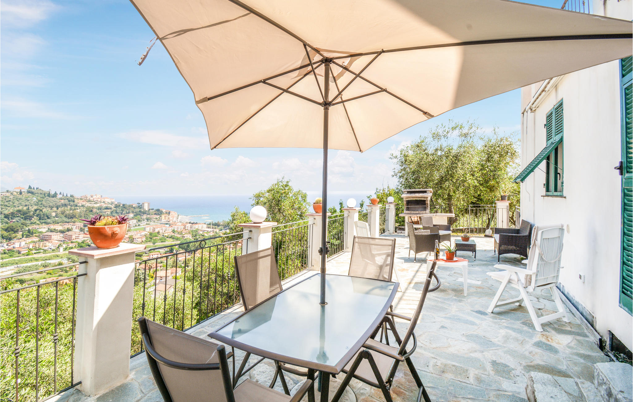 Stunning apartment in Imperia with WiFi and 3 Bedrooms