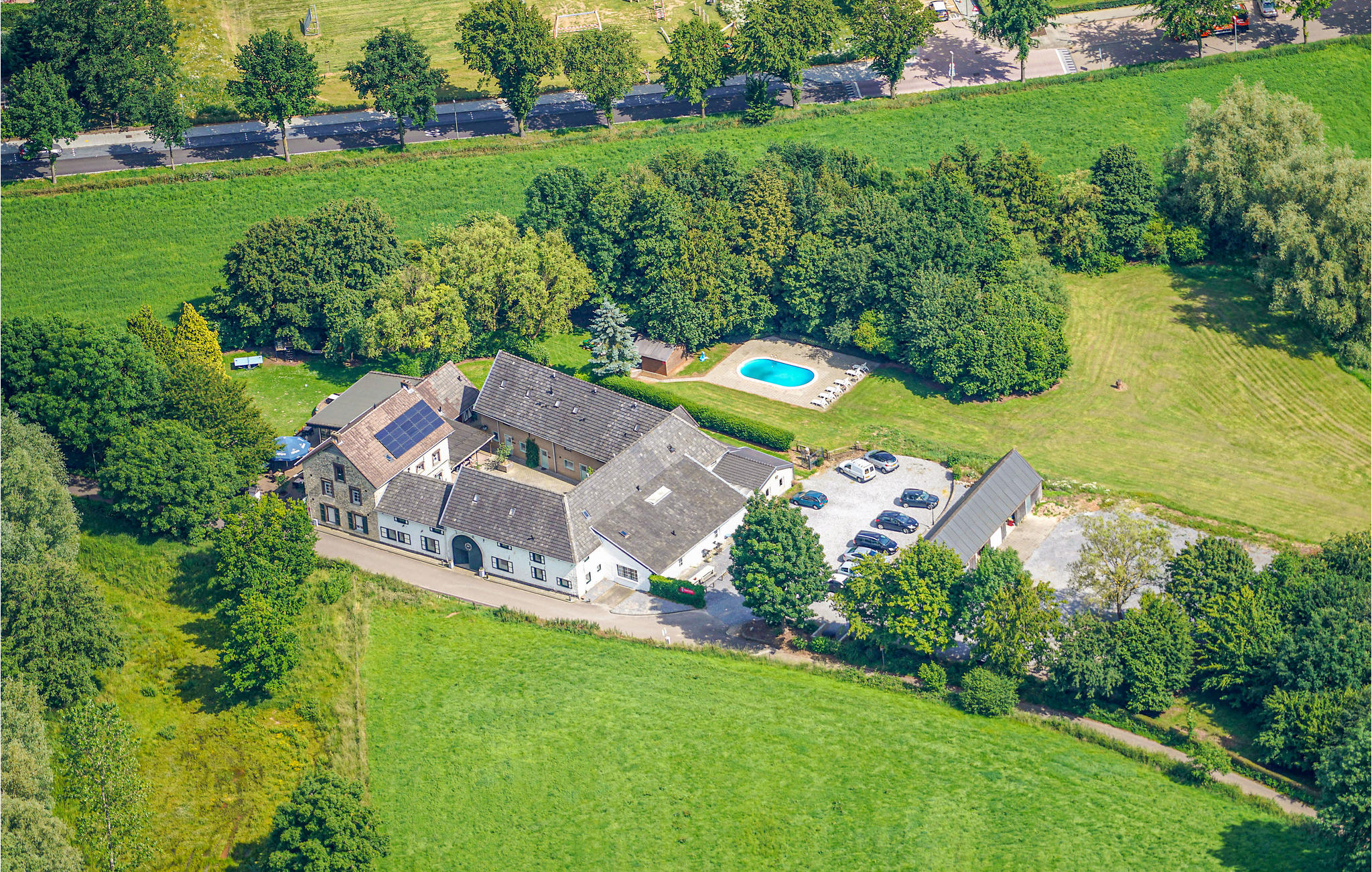 Nice home in Simpelveld with 4 Bedrooms, WiFi and Outdoor swimming pool