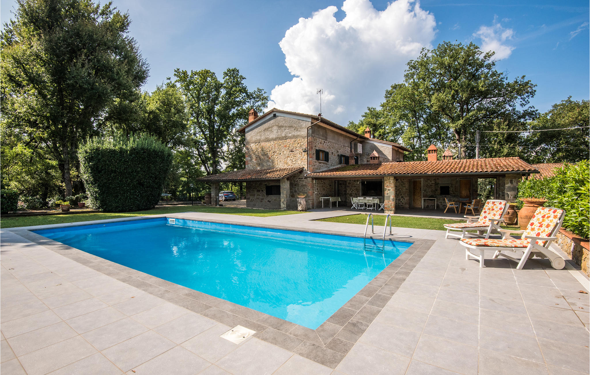 Beautiful home in Terranuova Bracciolini with 3 Bedrooms, Private swimming pool and Outdoor swimming pool