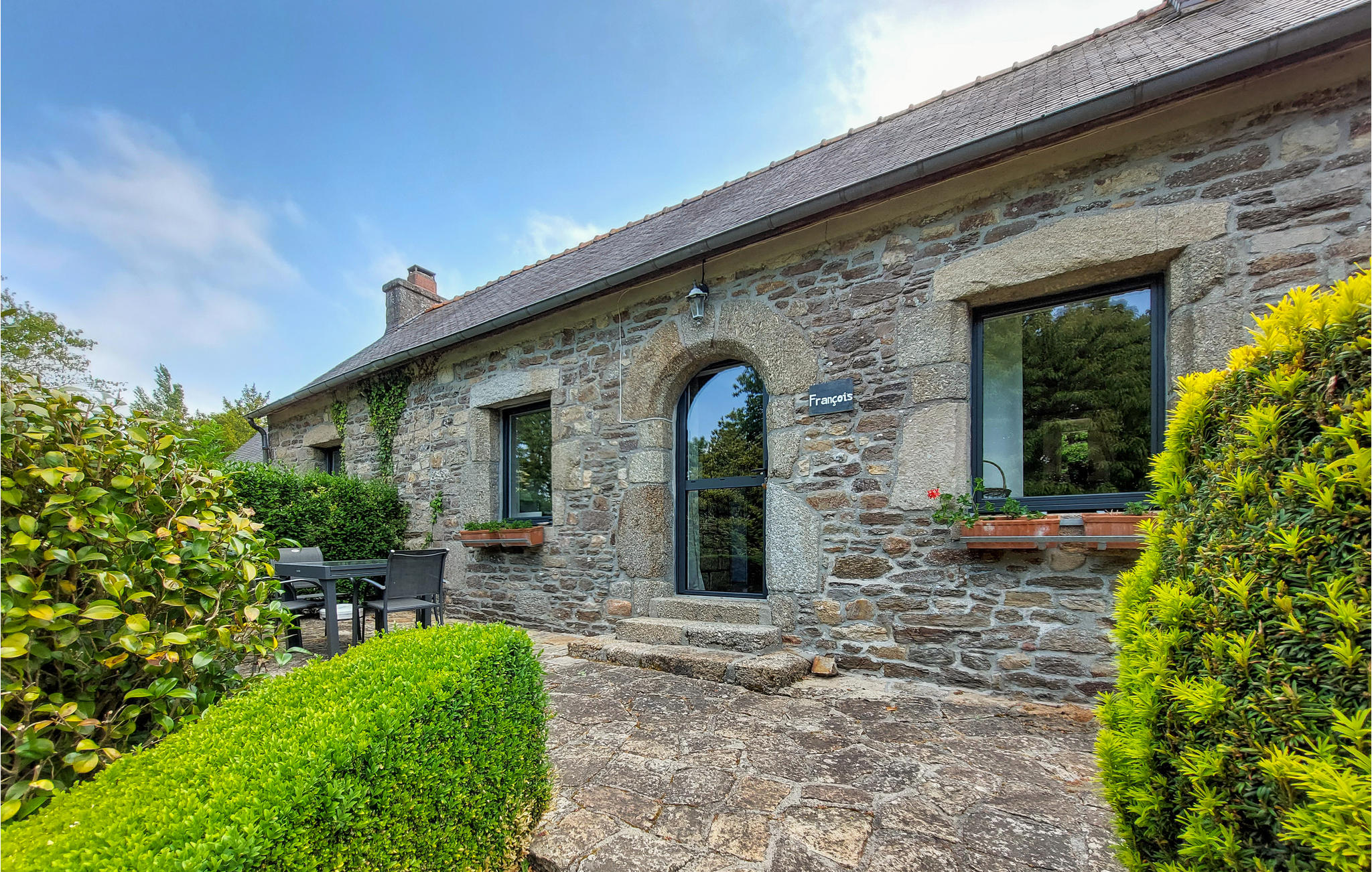 Amazing home in Plouégat-Moysan with WiFi and 2 Bedrooms