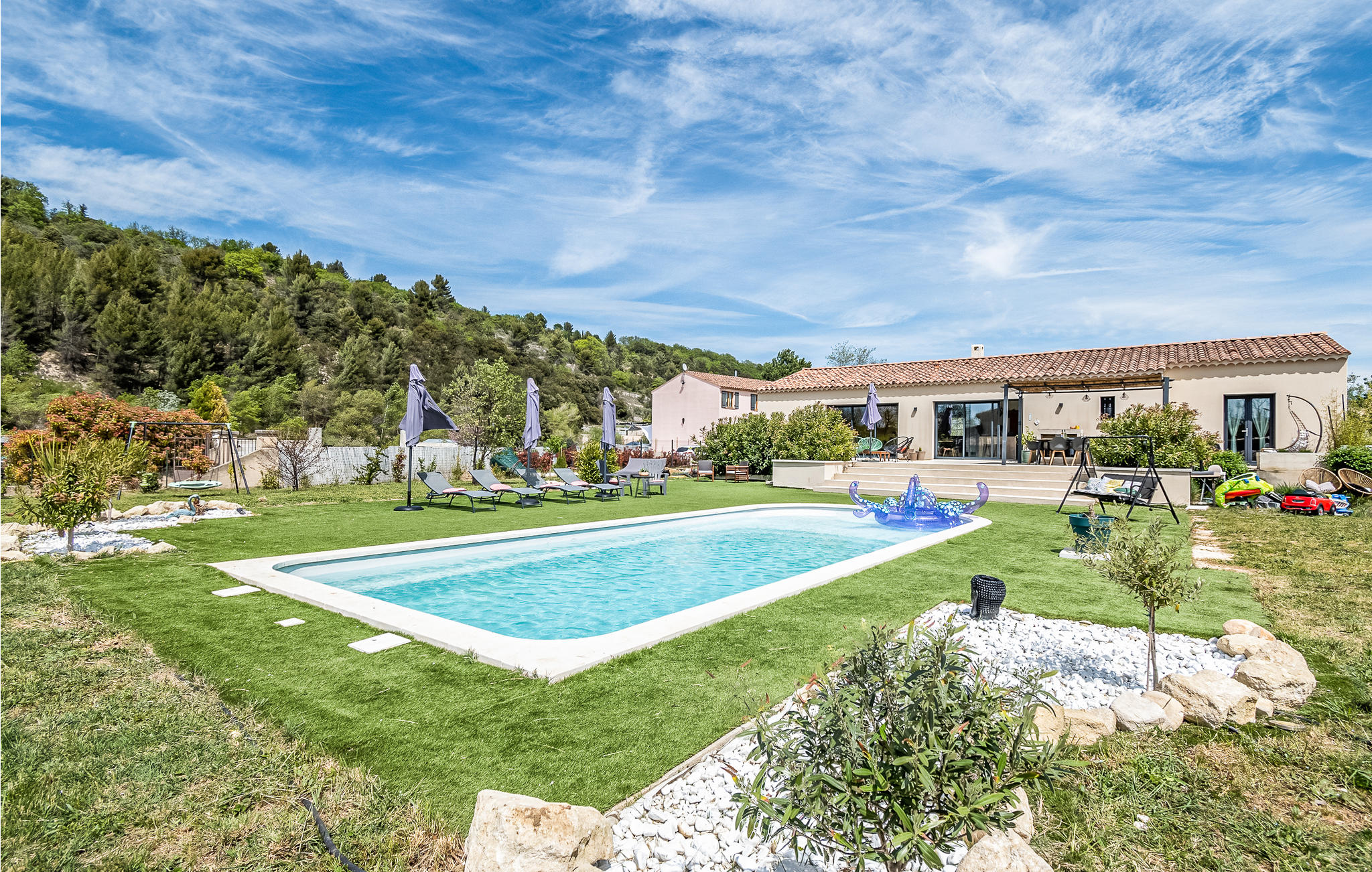 Amazing home in Saignon with Outdoor swimming pool, WiFi and 3 Bedrooms