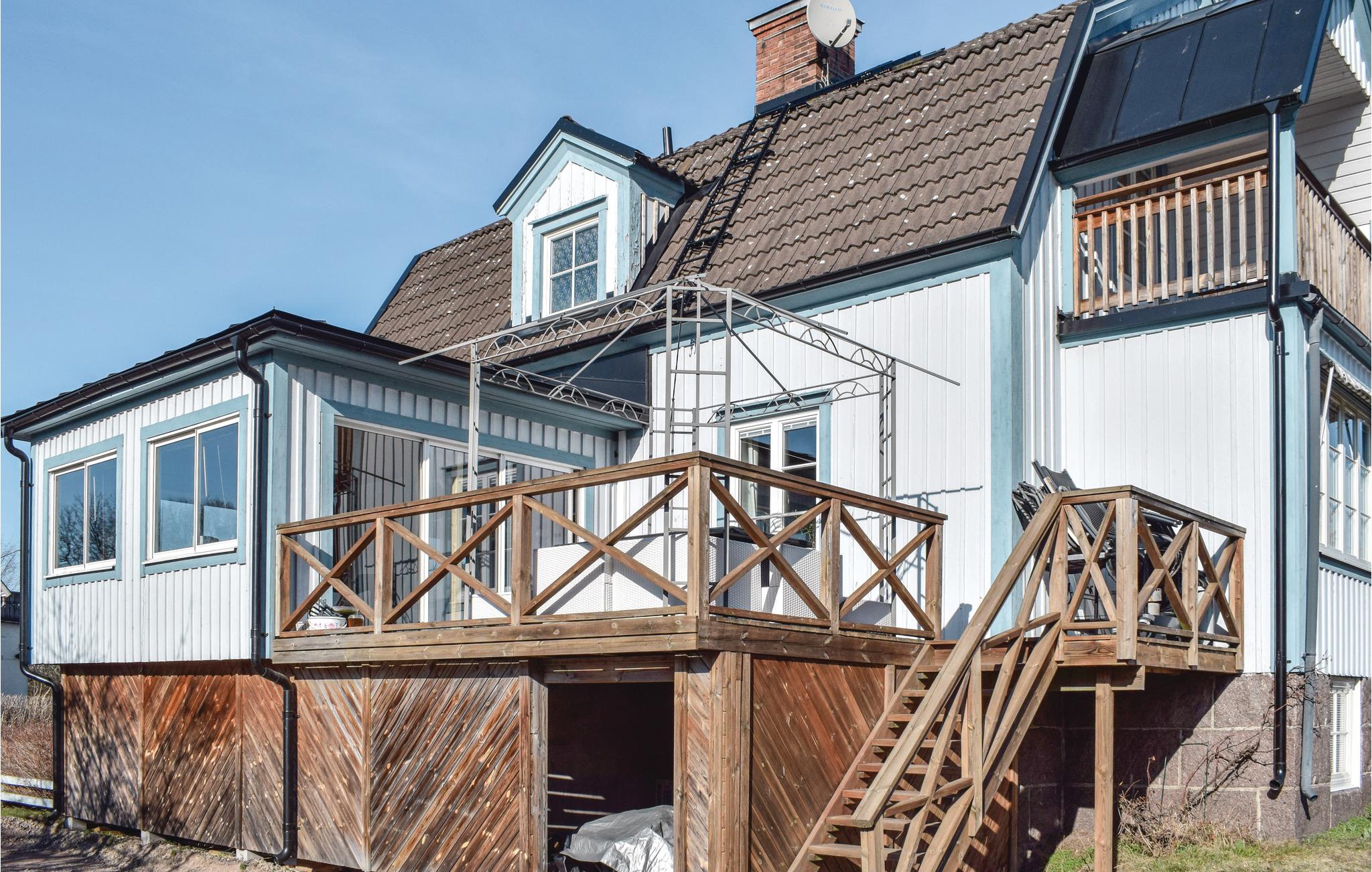 Awesome home in Hultsfred with 5 Bedrooms, Sauna and WiFi
