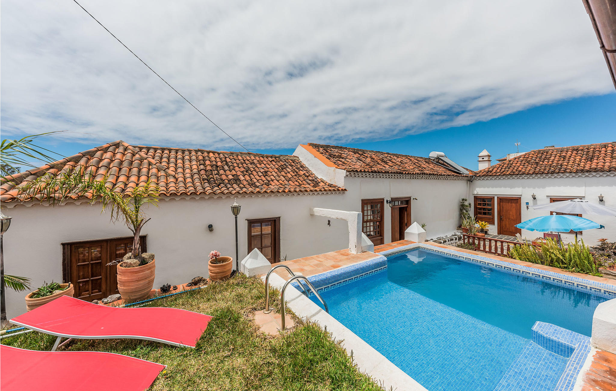 Stunning apartment in Valle de Guerra with WiFi, Outdoor swimming pool and Swimming pool