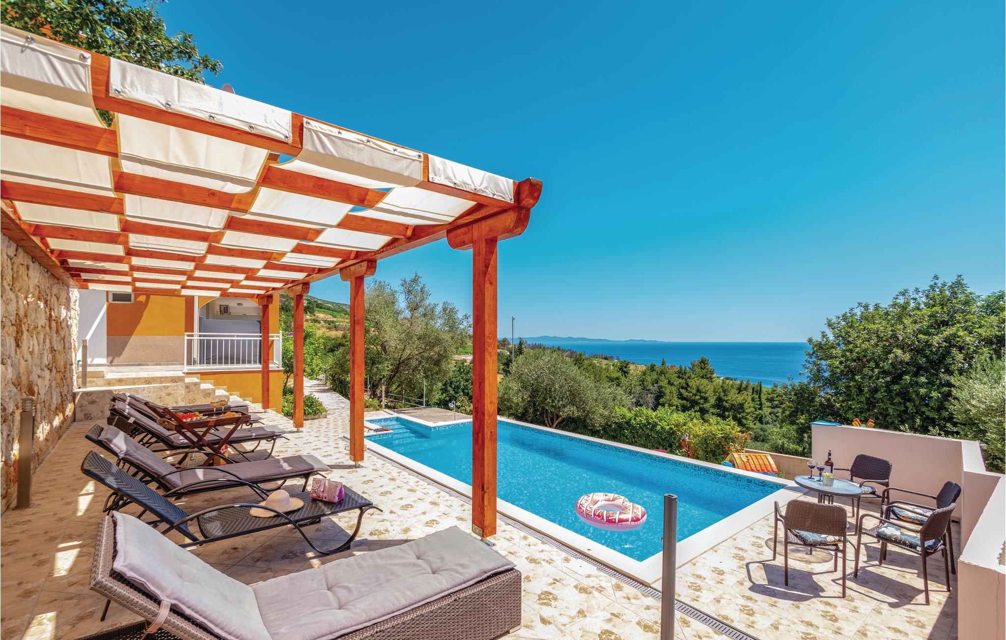 Nice apartment in Orebic with Jacuzzi, WiFi and Outdoor swimming pool