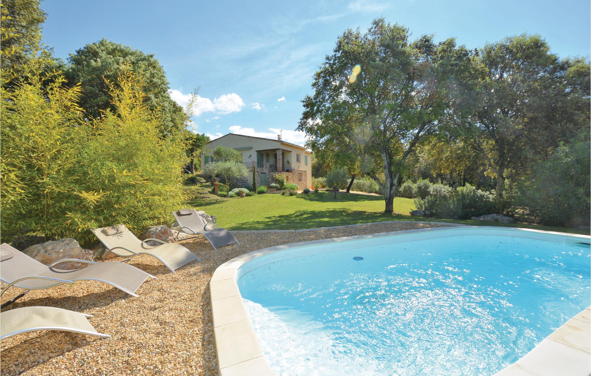 Stunning home in Méjannes-lès-Alès with WiFi, Private swimming pool and Outdoor swimming pool