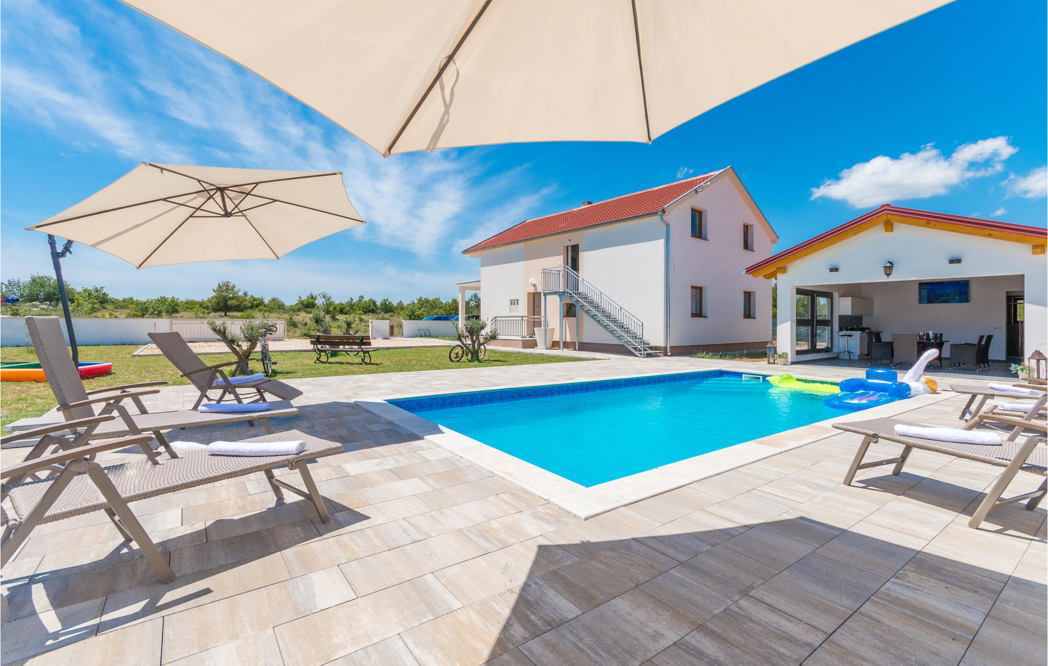 Beautiful home in Benkovac with 6 Bedrooms, WiFi and Outdoor swimming pool