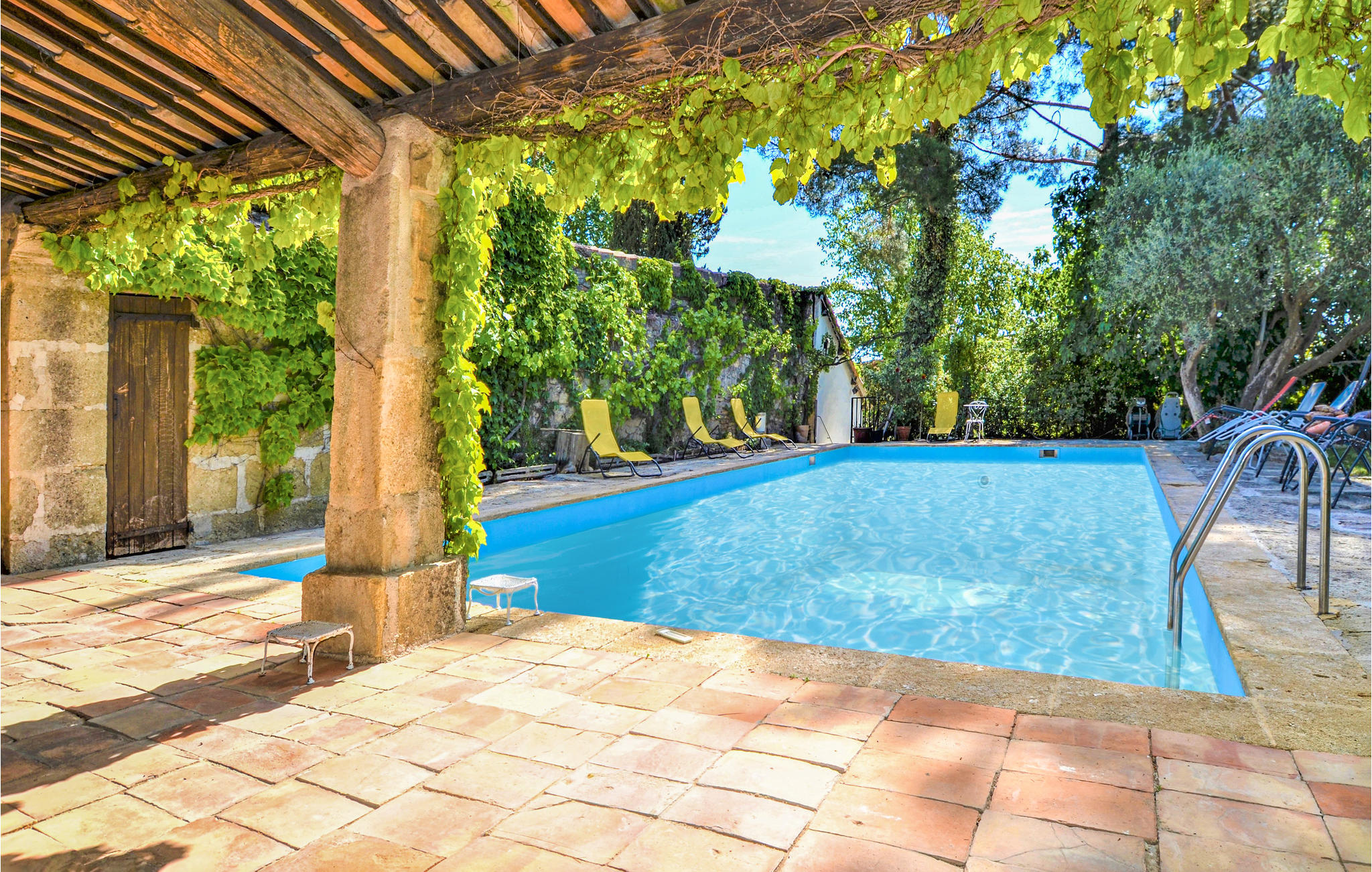 Awesome home in Sernhac with Outdoor swimming pool, WiFi and 3 Bedrooms