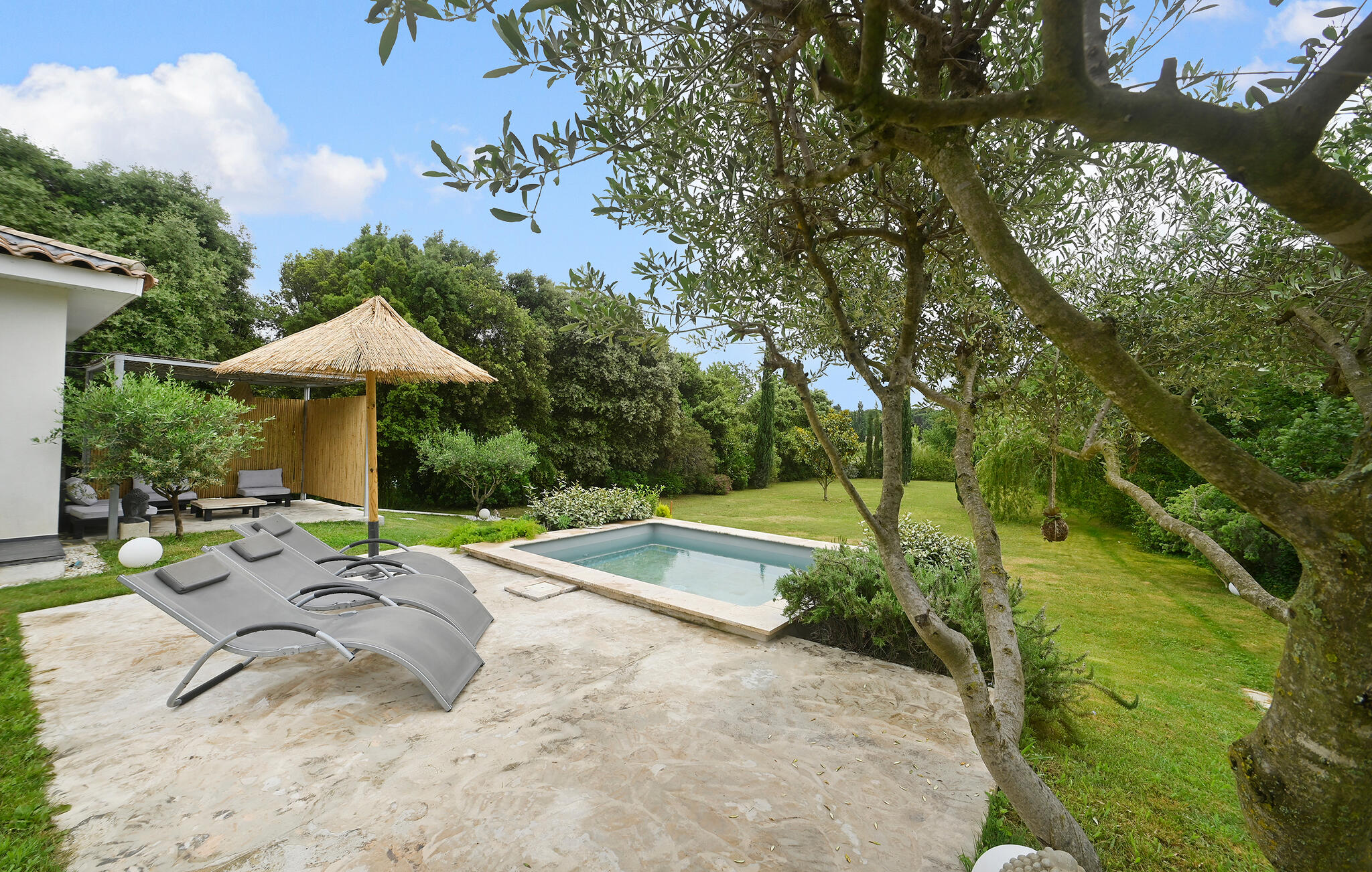 Nice home in St Laurent des Arbres with WiFi, Private swimming pool and 3 Bedrooms