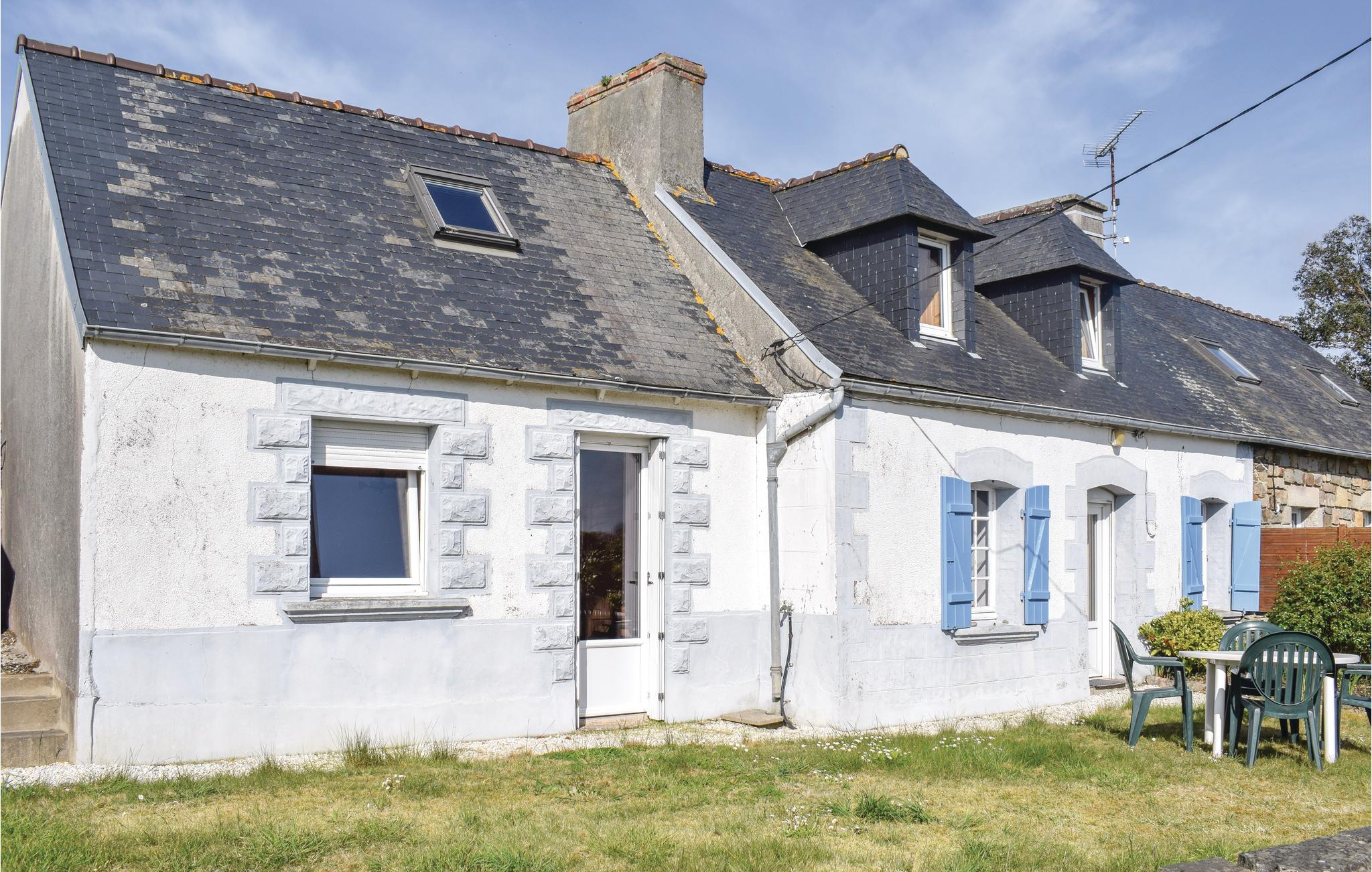 Amazing home in Kerbors with 2 Bedrooms