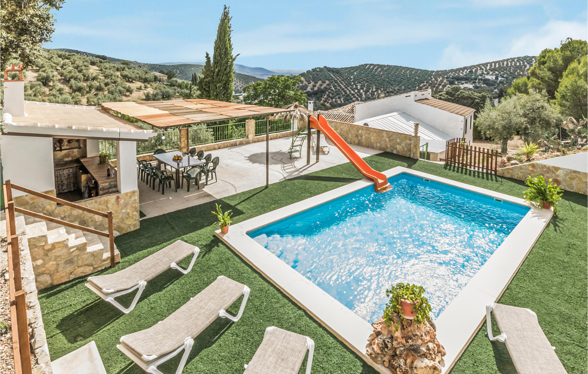 Awesome home in Villanueva de Algaidas with Outdoor swimming pool, WiFi and 4 Bedrooms