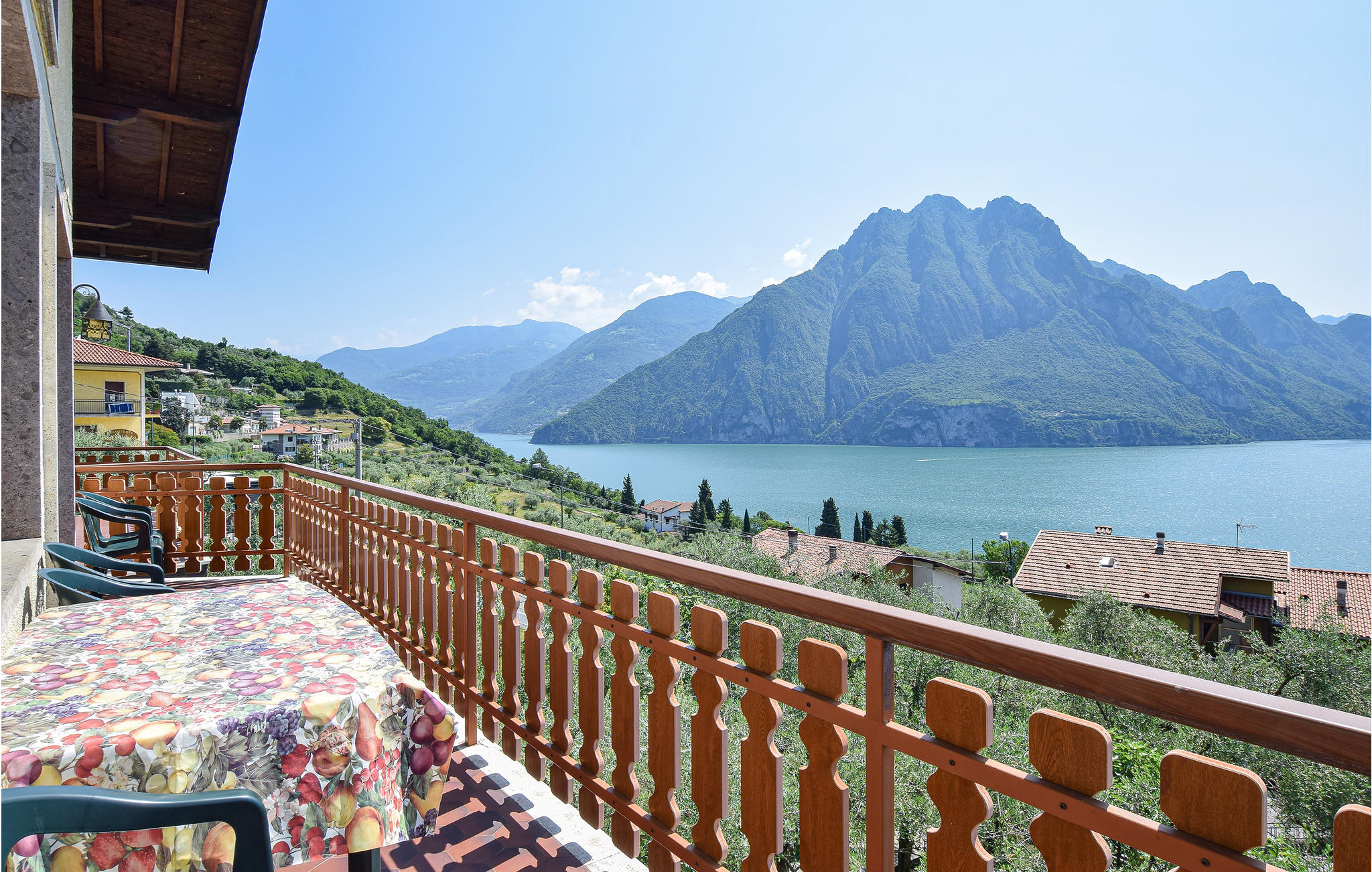 Beautiful apartment in Riva di Solto with 3 Bedrooms and WiFi