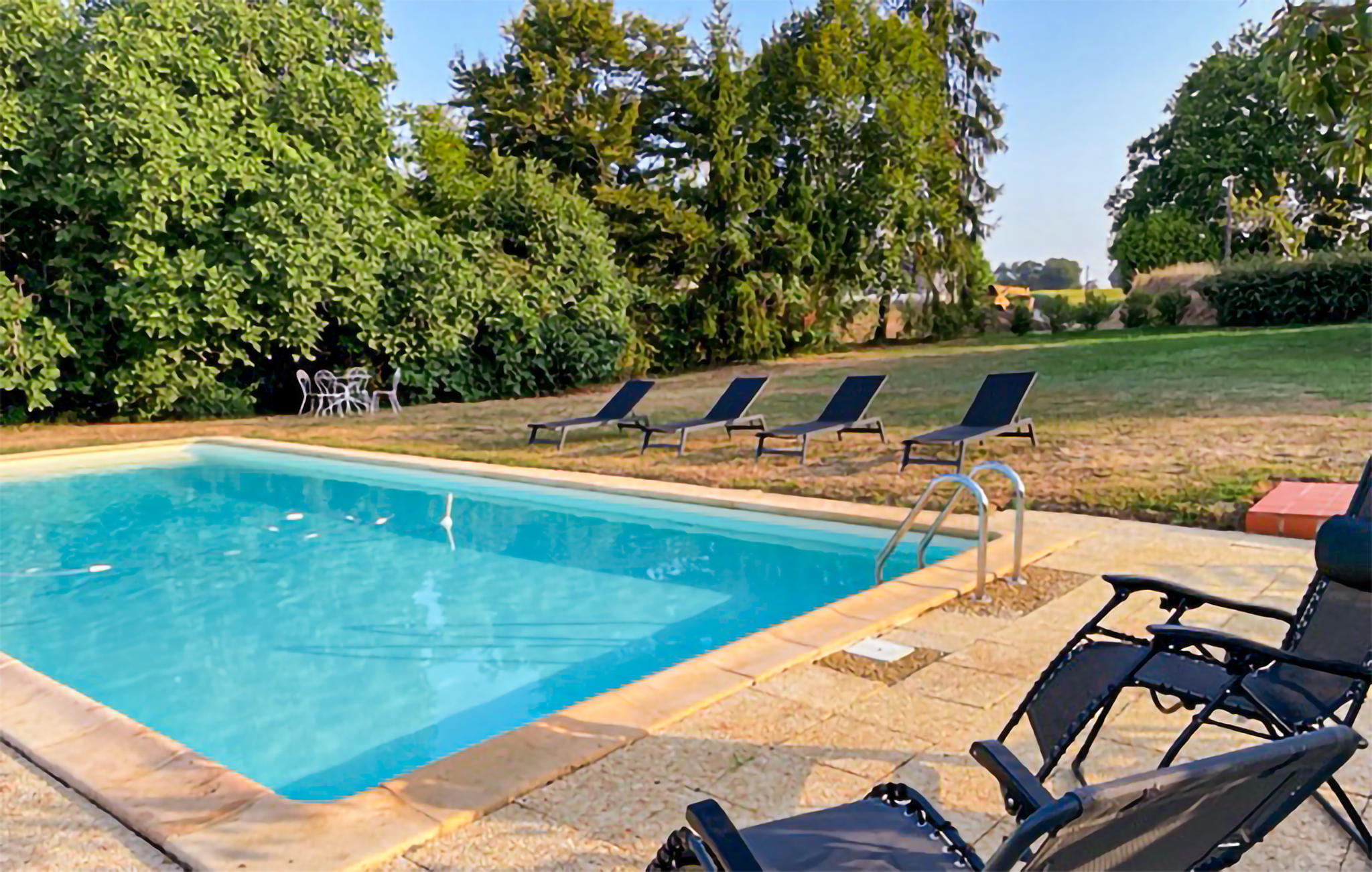 Nice apartment in Mauléon d'Armagnac with Outdoor swimming pool, WiFi and 2 Bedrooms