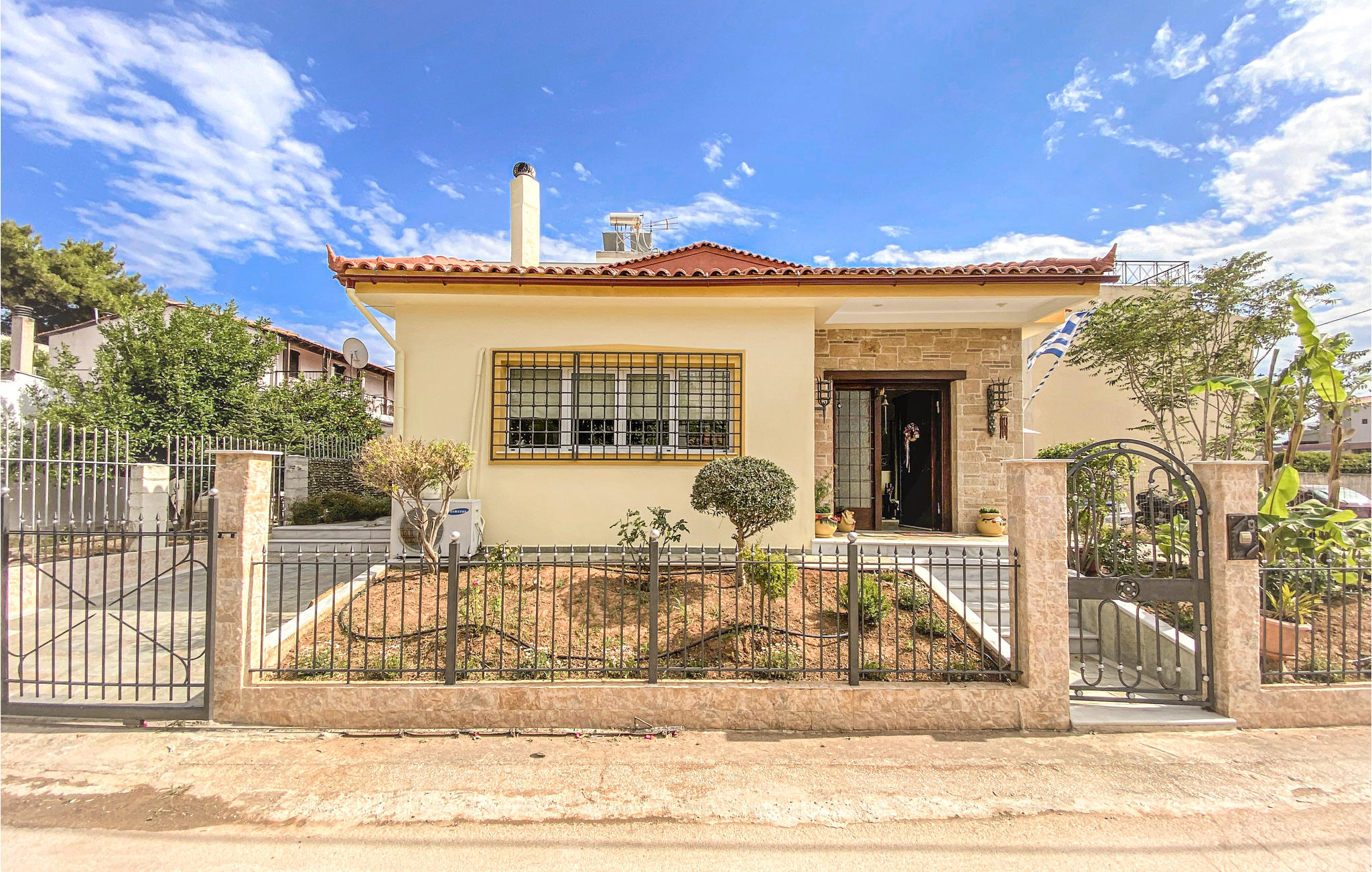 Stunning home in Attika with WiFi and 3 Bedrooms