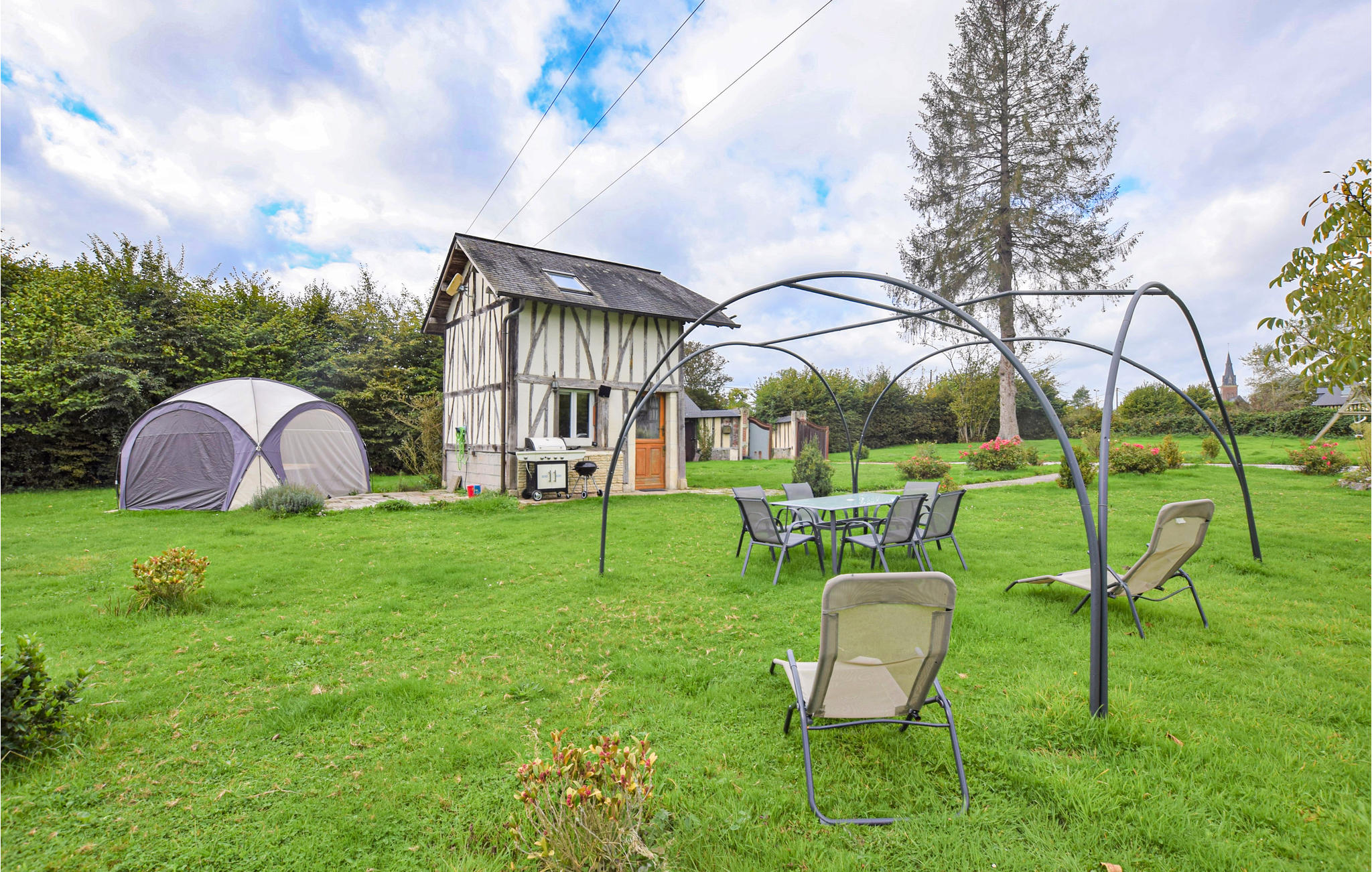 Nice home in Le Theil-en-Auge with Outdoor swimming pool, Heated swimming pool and 1 Bedrooms