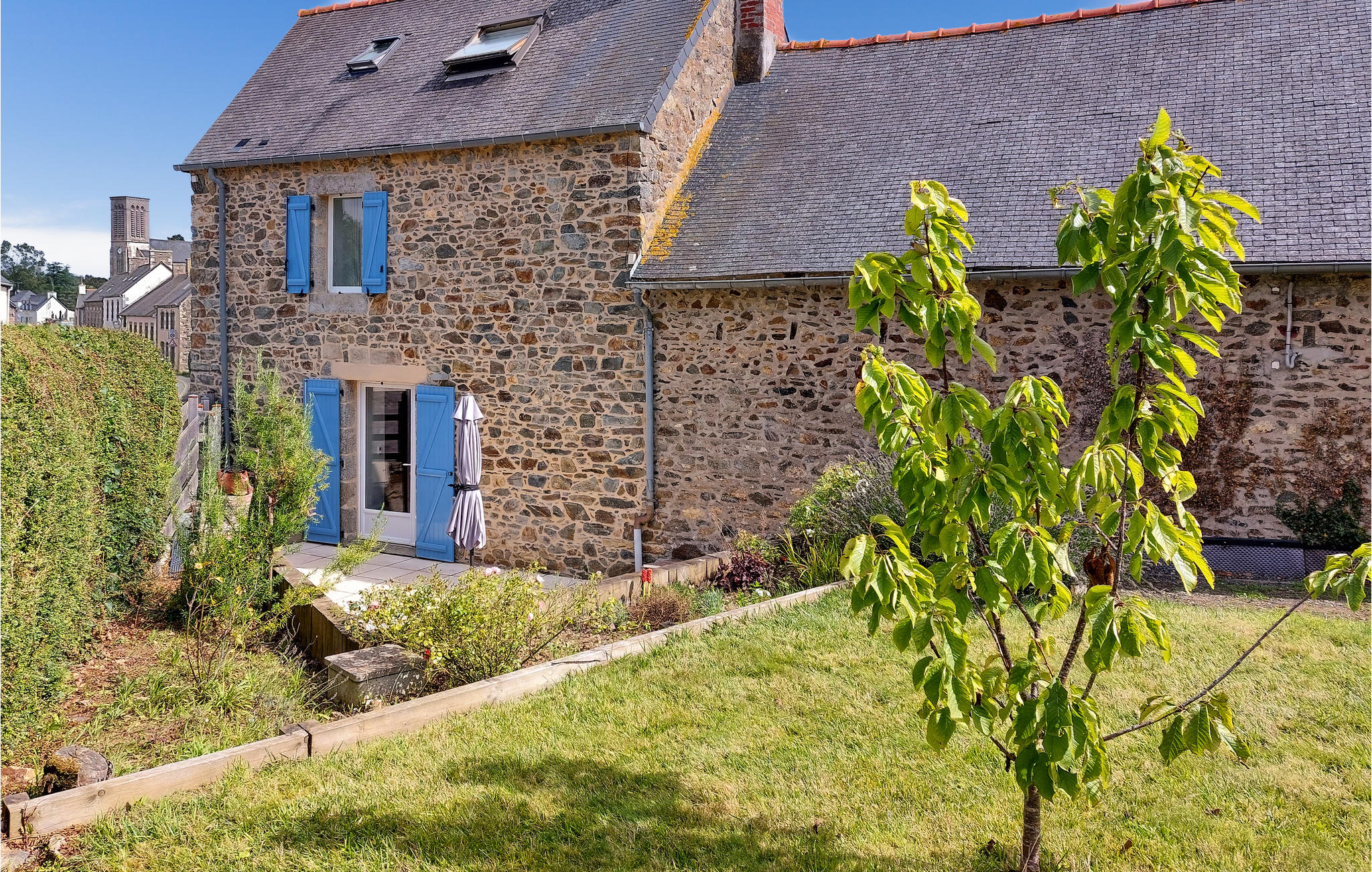 Amazing home in Saint-Clet with WiFi and 2 Bedrooms