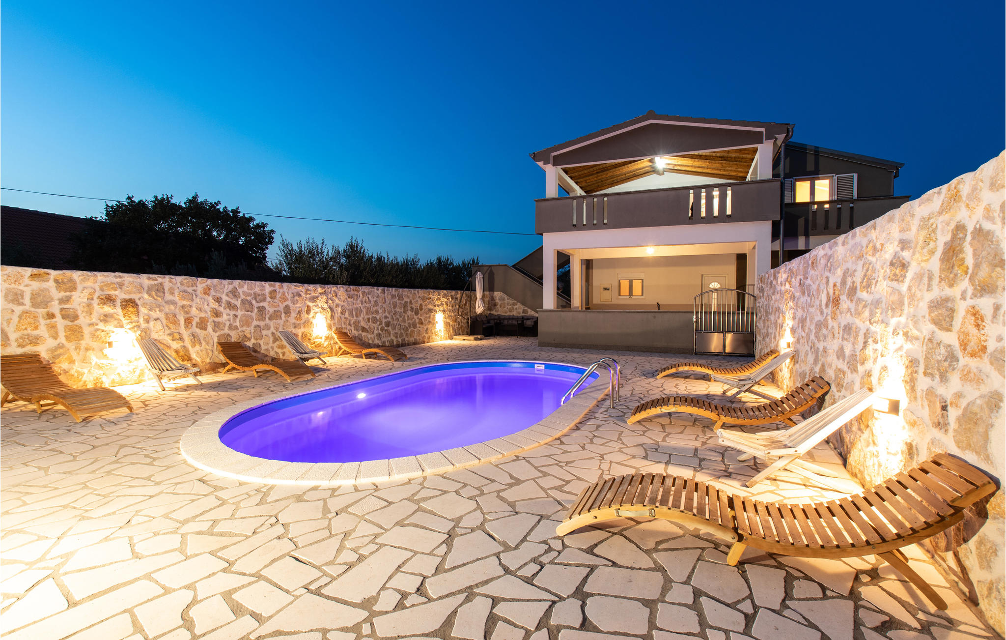 Amazing home in Podlug with Outdoor swimming pool and 5 Bedrooms