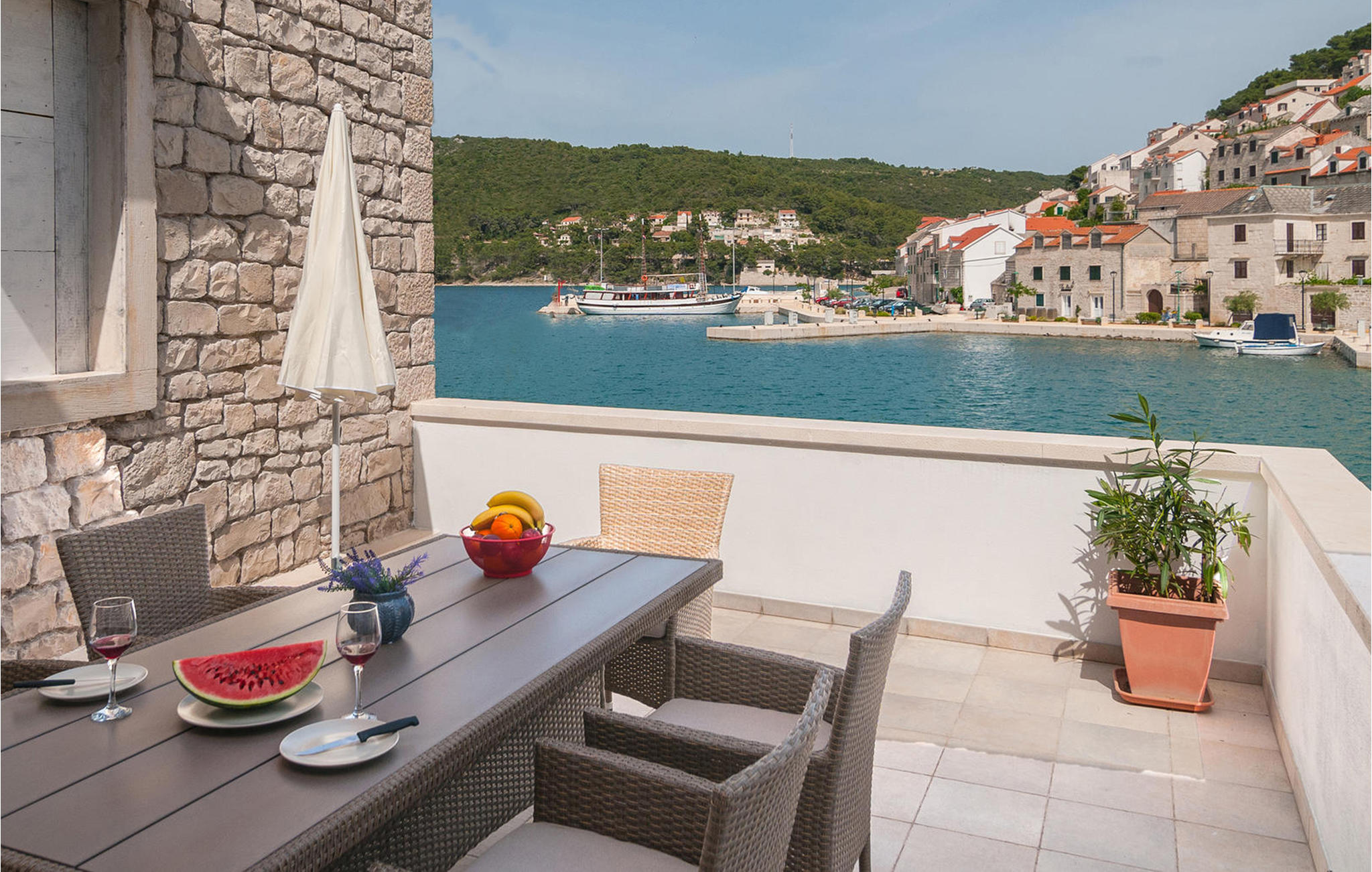 Nice home in Pucisca with 2 Bedrooms and WiFi