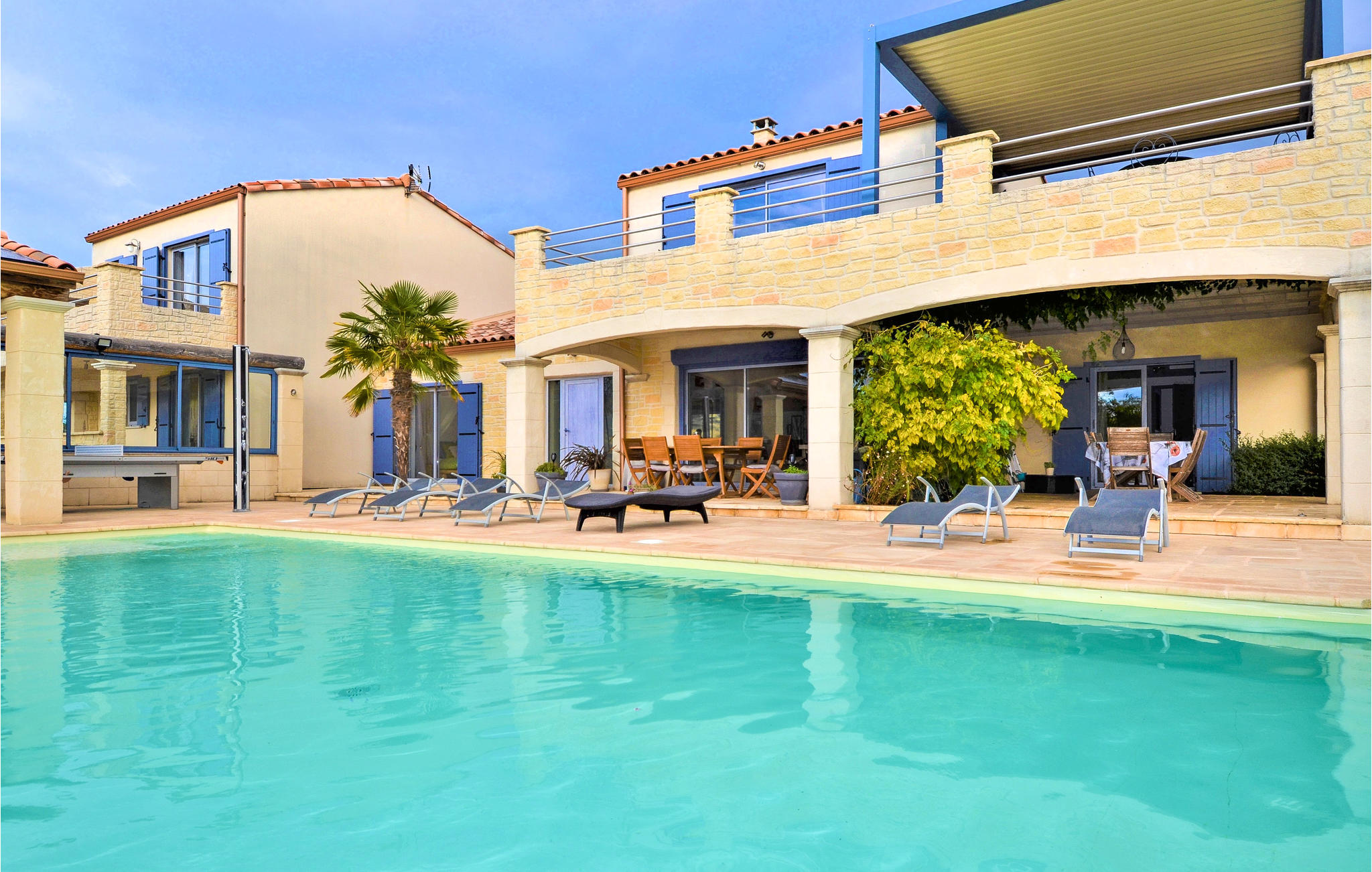 Awesome apartment in Flaux with Outdoor swimming pool, 1 Bedrooms and WiFi