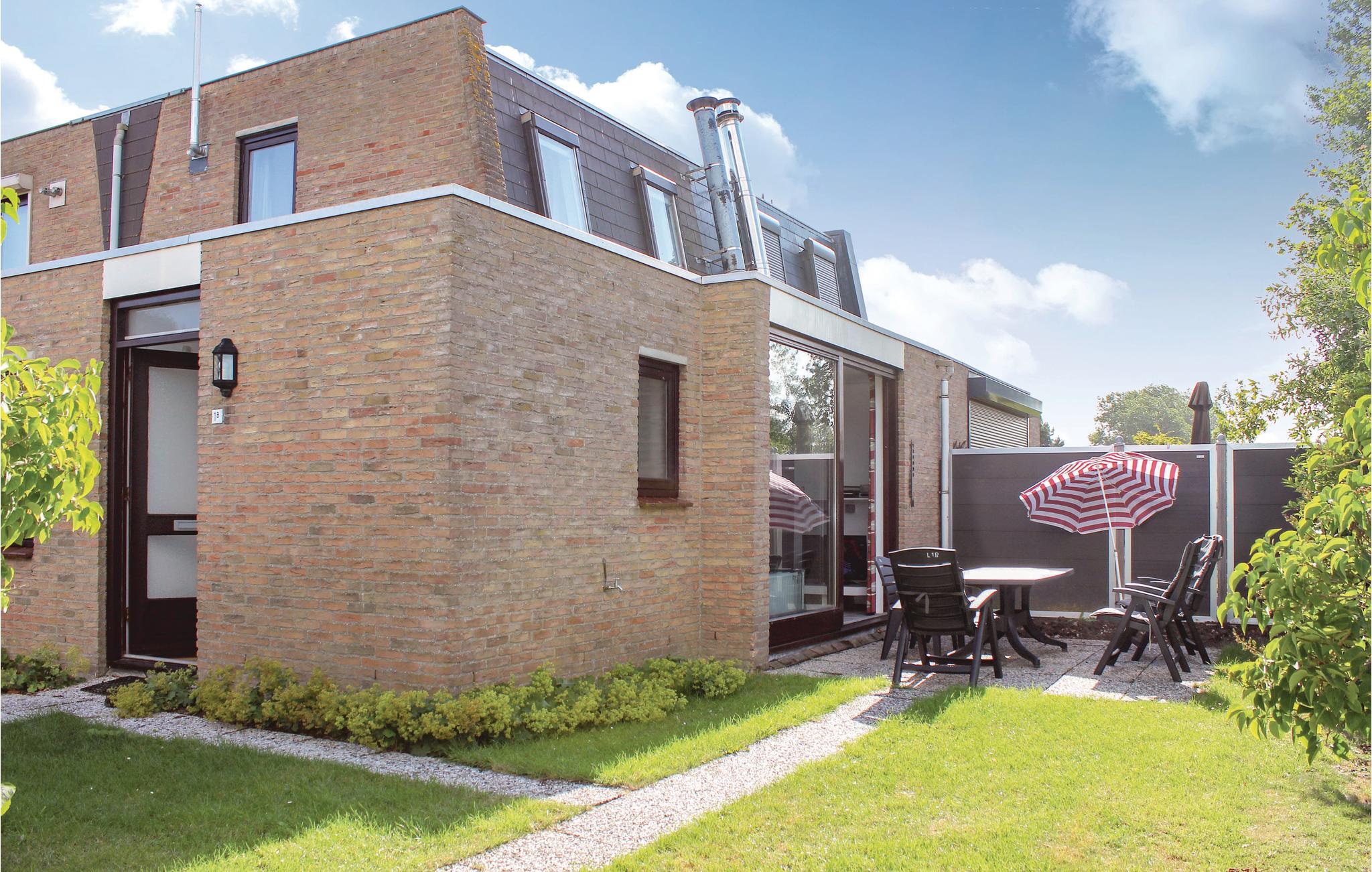 Nice home in Nieuwvliet-Bad with 3 Bedrooms and WiFi