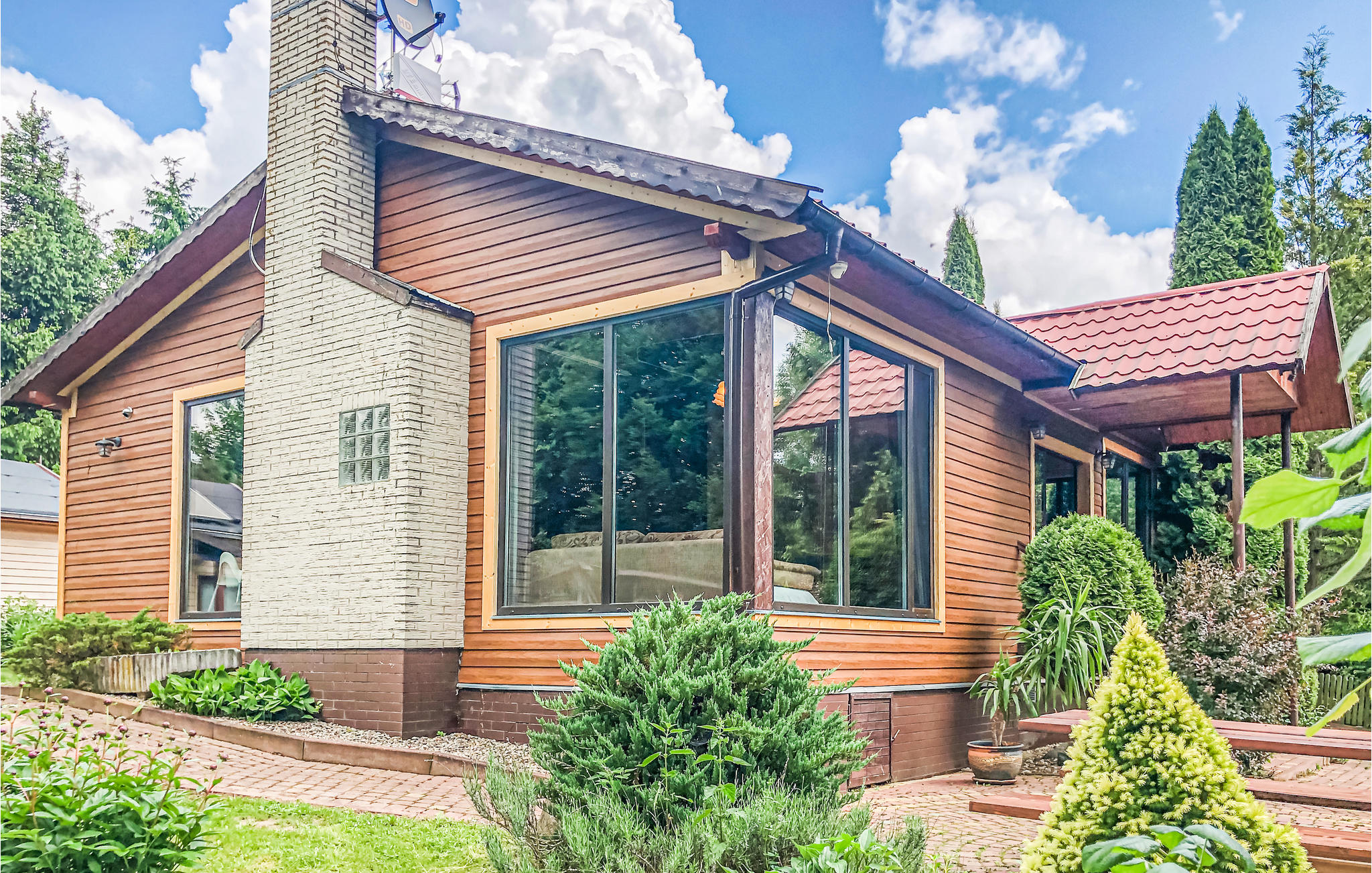 Stunning home in Swiatki, Wlodowo with 3 Bedrooms, Private swimming pool and Outdoor swimming pool
