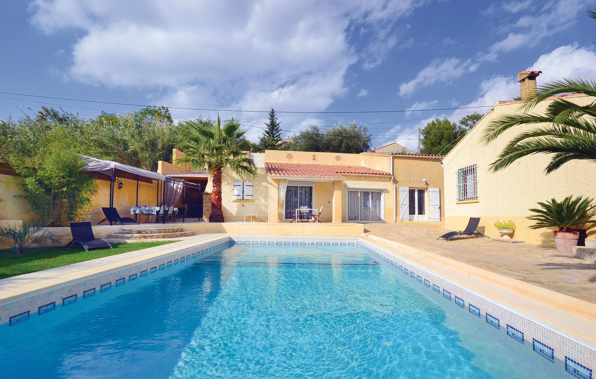 Amazing home in Théziers with 4 Bedrooms, WiFi and Outdoor swimming pool