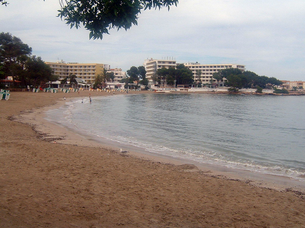 Holiday rentals Ormos Panagias