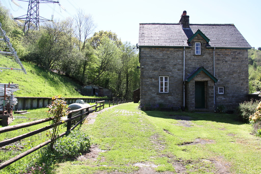 Holiday rentals Clydach