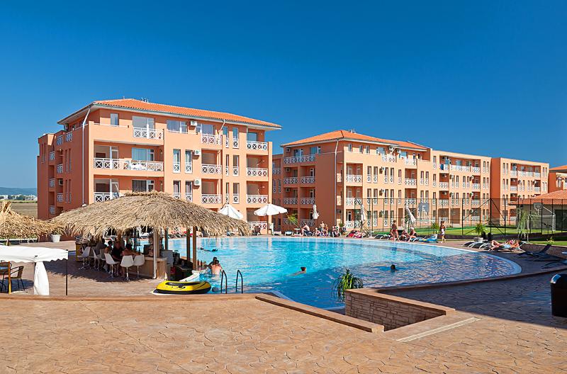 Sunny Day 6 complex - 2 Bedroom Apt With A Pool/Tennis Court View (AL28 APT24)