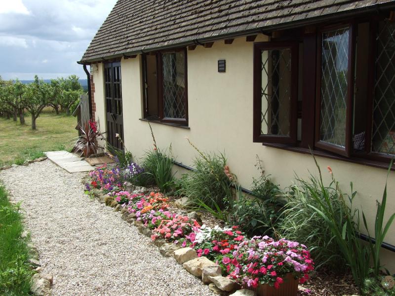Pear Tree Garden, a delightful cottage in the idyllic Kentish countryside