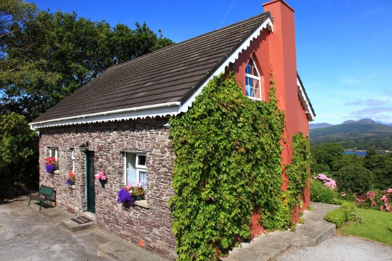 Charming Fuchsia Cottage, Kenmare, Co. Kerry