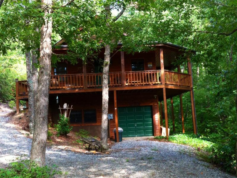 Escape to the BEAUTIFUL COOL MOUNTAINS in North Georgia