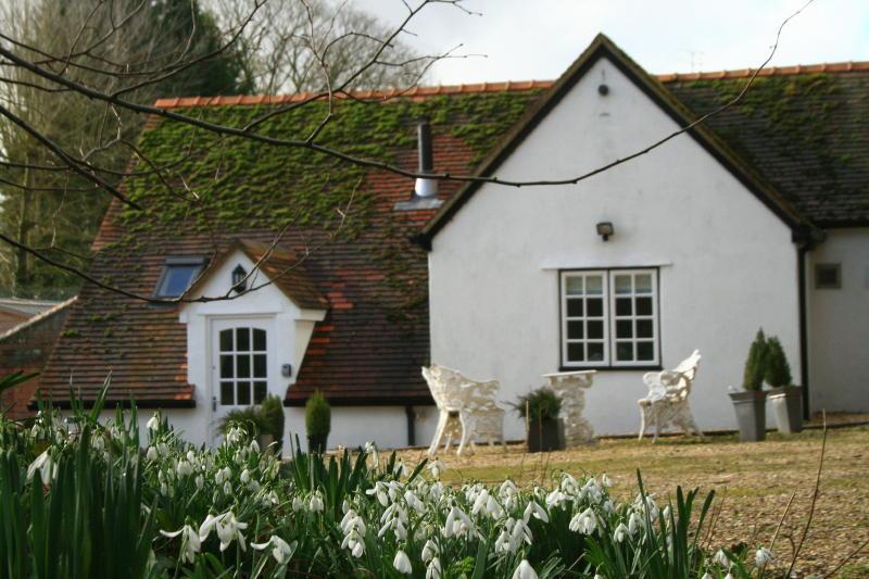 Little White Cottage Cotswolds