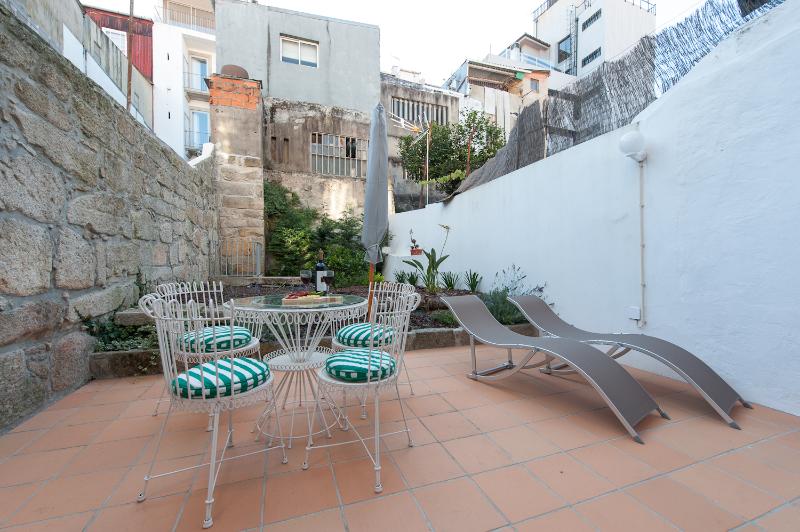 Studio + Garden @ Historic Centre!