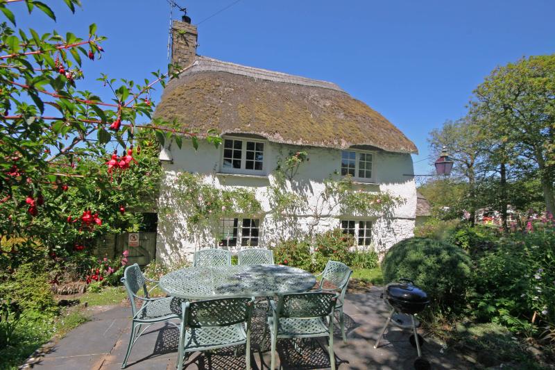 Putsborough Manor Cottage *Beach *Full SKY *Jacuzzi *BBQ *Tennis *Play area *Dog
