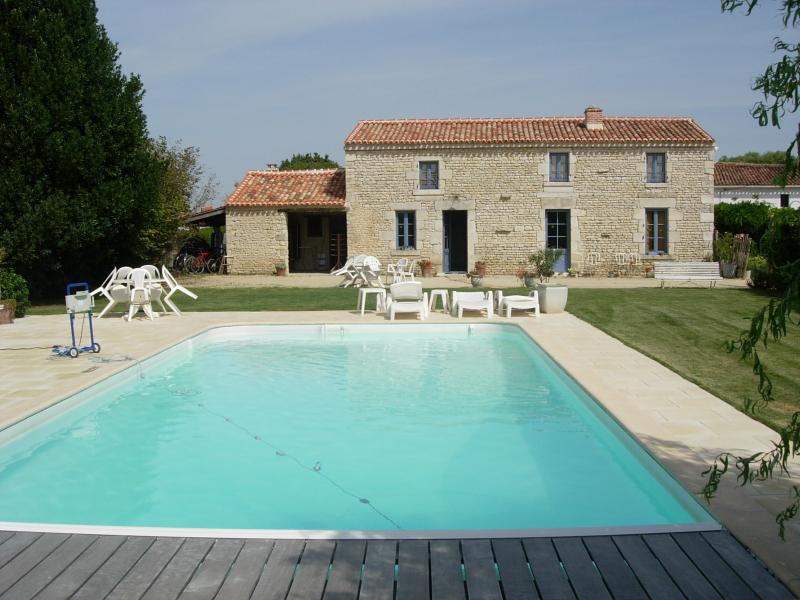 Cottage Vendée charming and private pool 8 people, Marais Poitevin, Vendée