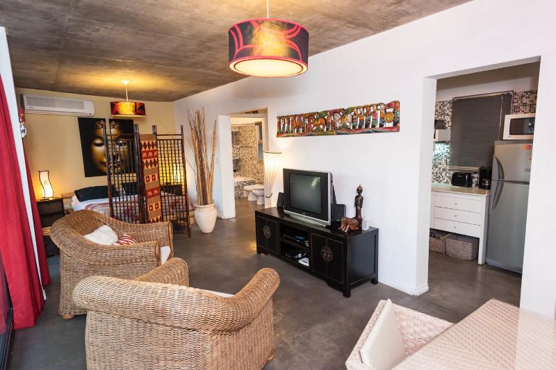 Premium Asian Loft in Hip Neighborhood