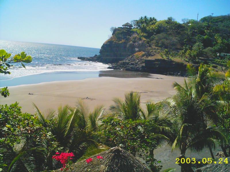 Small Hideaway on a Romantic small Private Beach