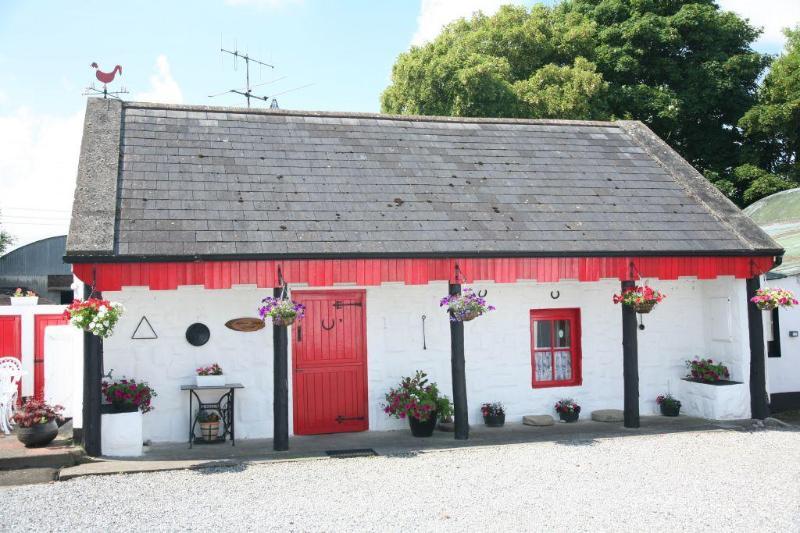 Shannon Breeze Traditional Irish Cottage: Explore Part Of The Wild Atlantic Way