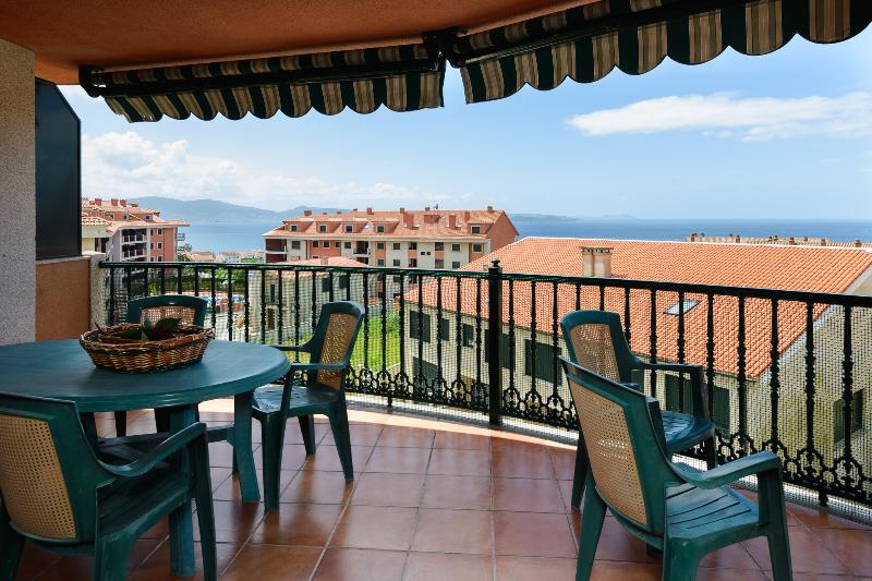APARTMENT WITH VIEWS IN SANXENXO