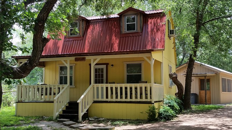 Mendelbaum Winery- Cabin- Olive