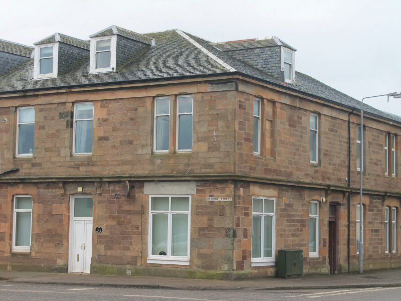 CAMPBELTOWN 4 BEDROOM SELF CATERING FLAT