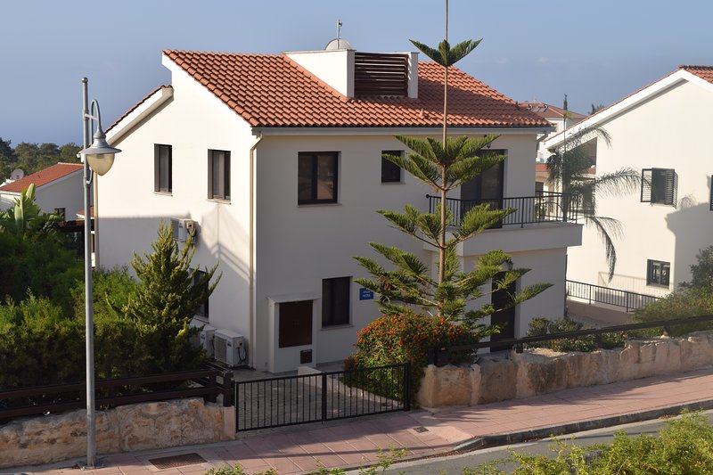Villa Petra - Private Pool - Games Room - Large Sun Terrace - Full A/C - WiFi 