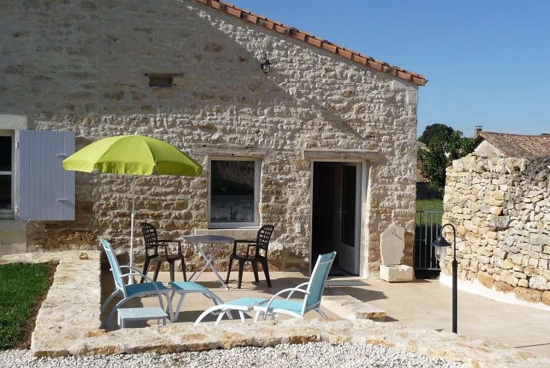 The Ponne, pretty cottage in Deux-Sevres!