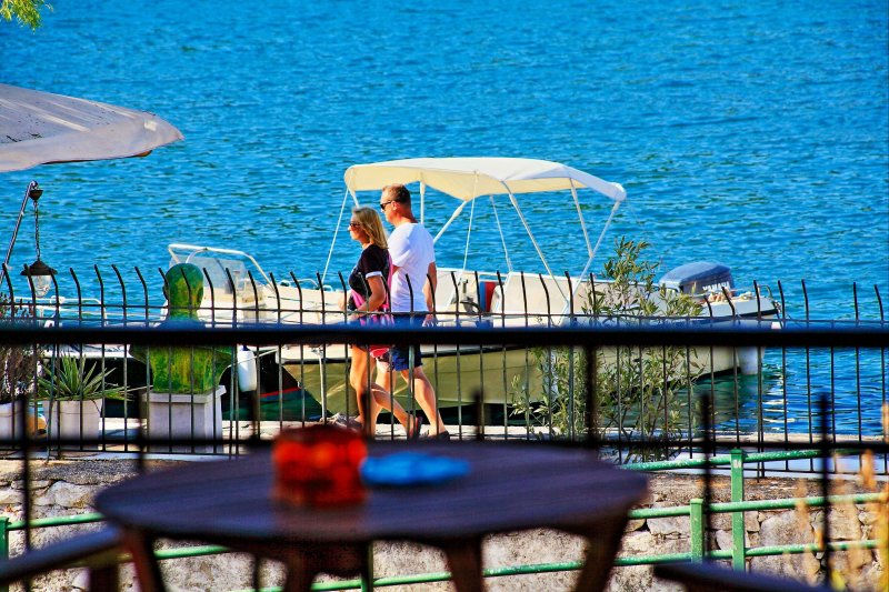Lovely two bedroom apartment, close to the sea and to Gaios center