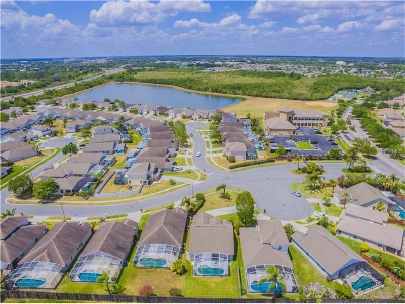 Large Villa / private game room/yard