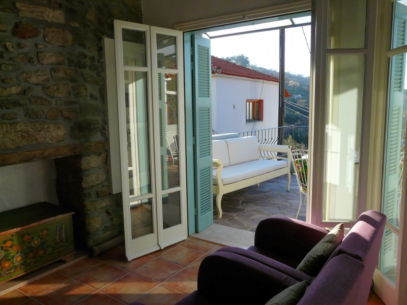 Family house "Pithari" in the authentic mountain village